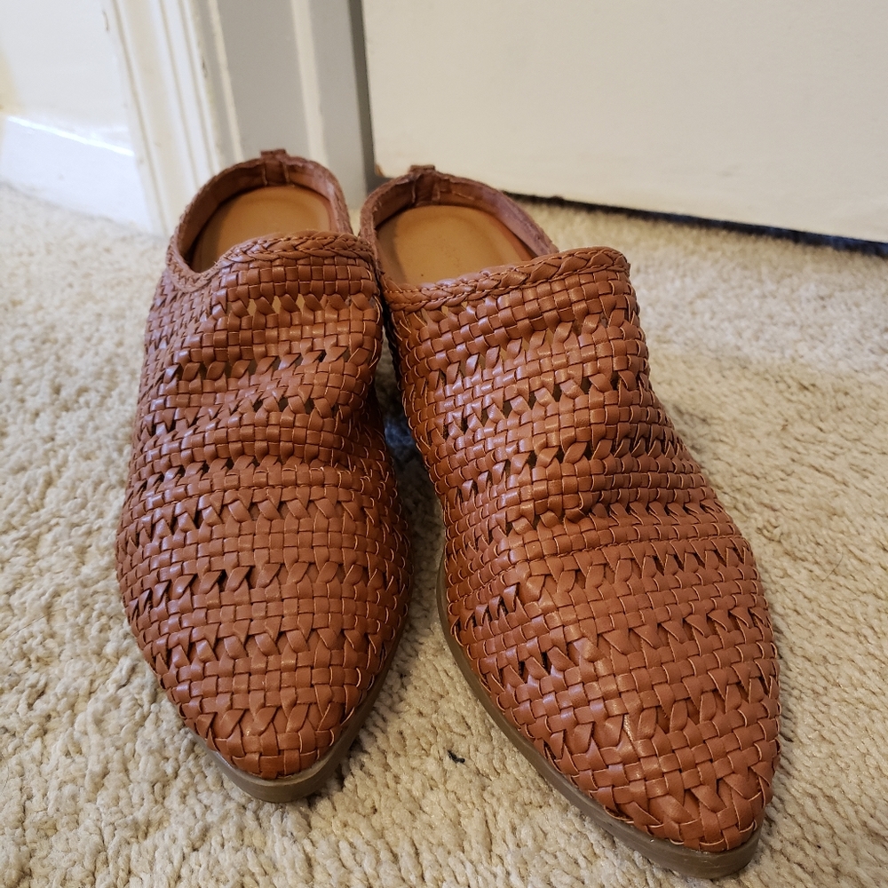 Universal Thread Brown Woven Heeled Sandals